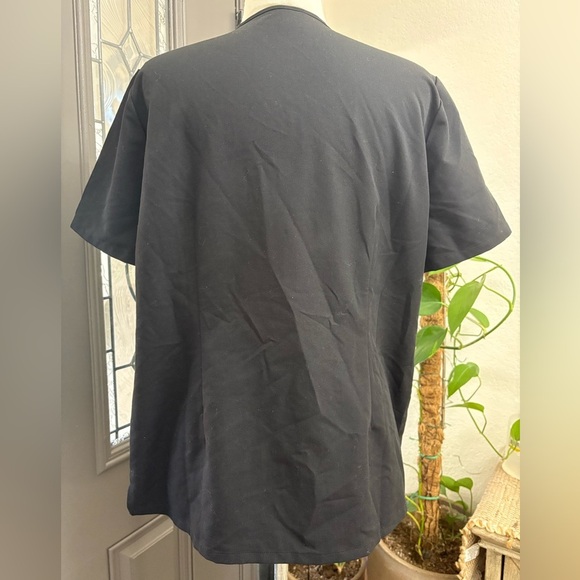 FIGS Black Casma Three-Pocket Scrub Top | Size XL - Picture 4 of 10